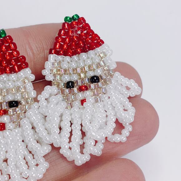 Vintage Beaded Santa Clip On Earrings Christmas Handmade Holiday Jolly Jewelry - Picture 7 of 10